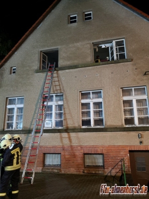 Übungseinsatz Wohngebäudebrand mit Menschenrettung_43